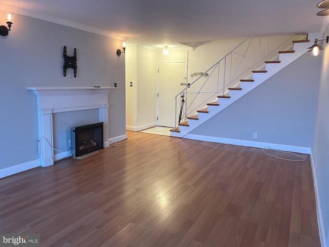 Building Photo - 301 N Beauregard St