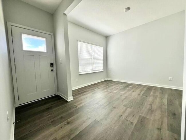 Building Photo - 418 Park Vista Dr