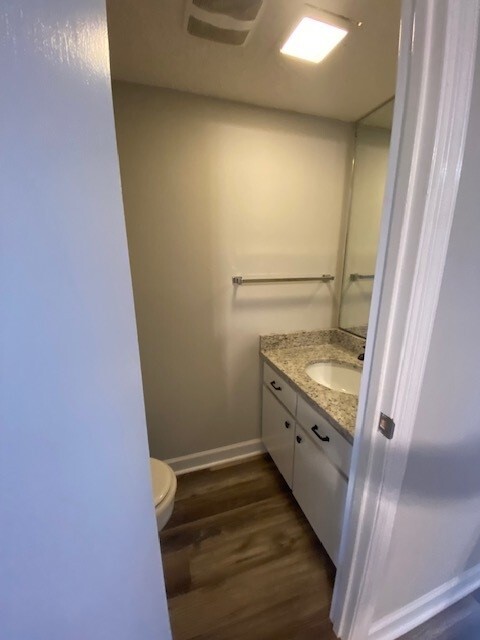 Building Photo - 210 Appleby Dr