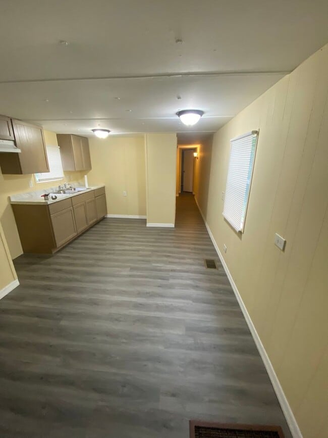 Building Photo - Remodeled mobile home
