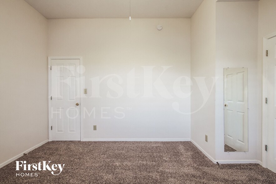 Building Photo - 13460 N Cedar Grove Ct