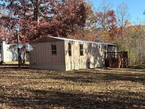 Building Photo - Spacious singlewide on private lot!