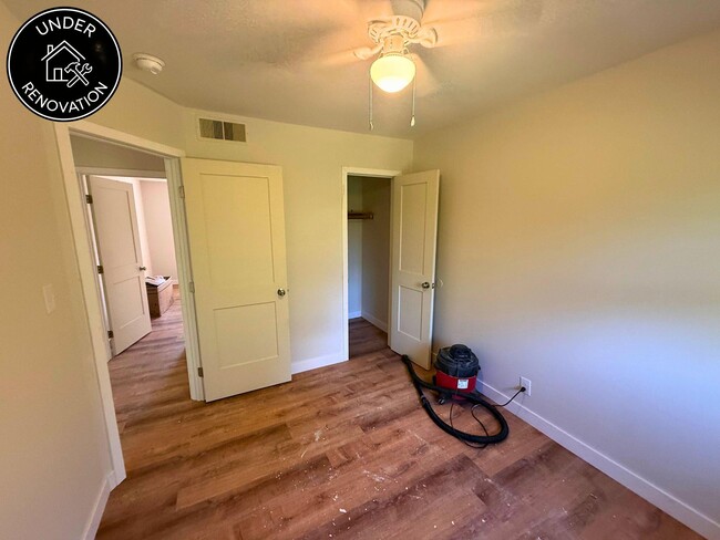 Building Photo - 7220 N Moberly Dr