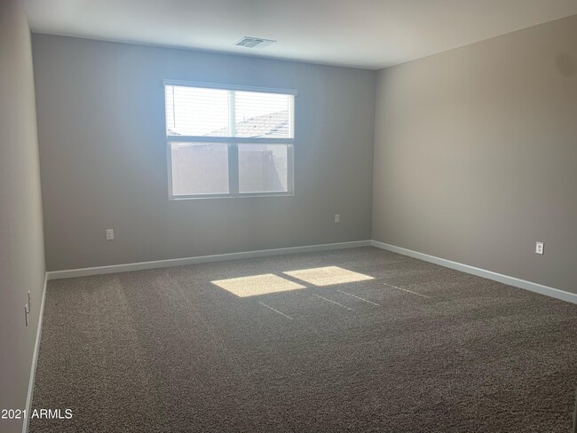 Building Photo - 264 S 189th Ln