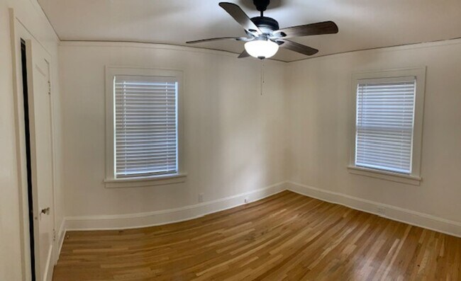 Building Photo - $2,400 - Two Bedrooms, One Full Bath with Bonus Room in Dekum Piedmont Neighborhood