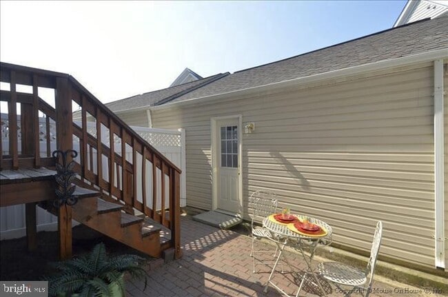 Building Photo - 52 Golden Ash Way