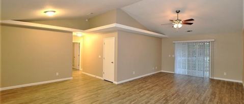 Building Photo - 850 Spaniel Dr