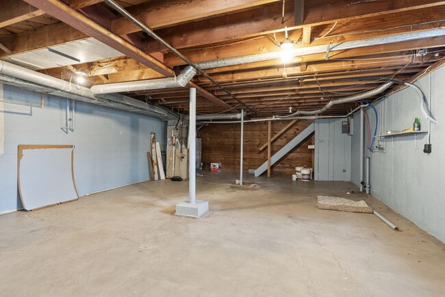 Building Photo - 131 Greenbriar Rd