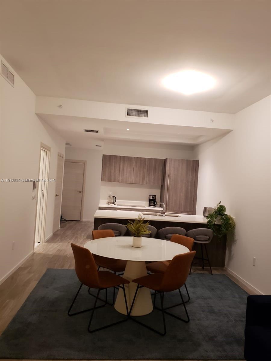 Building Photo - 801 S Miami Ave