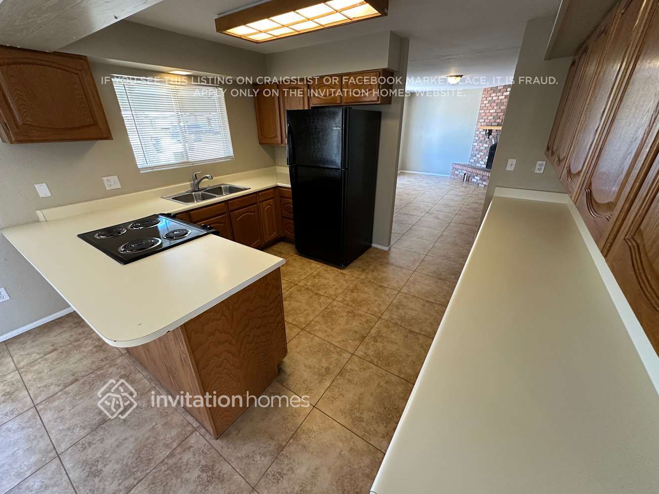 Building Photo - 5620 S La Rosa Dr