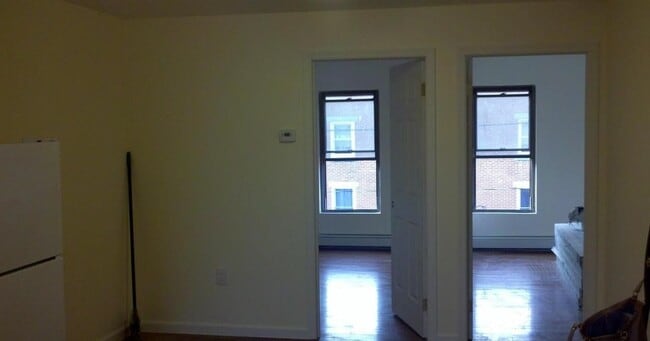 Building Photo - 227 8TH St