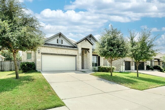 Building Photo - 204 Blue Spruce Way
