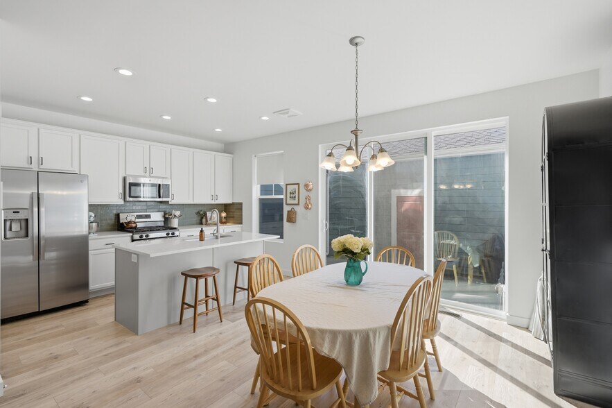 Building Photo - 5347 W Canary Grass Way