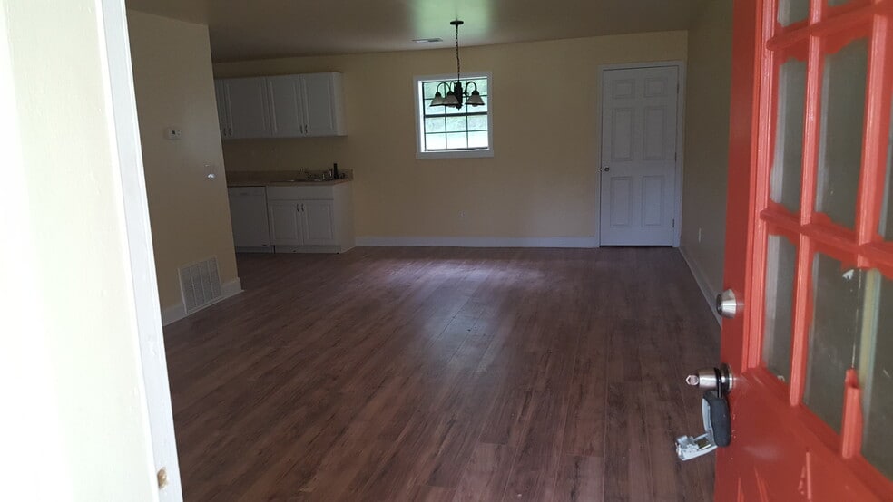 Building Photo - 2628 Wren Cir