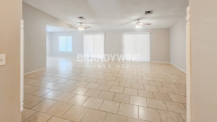 Building Photo - 28305 International Dr