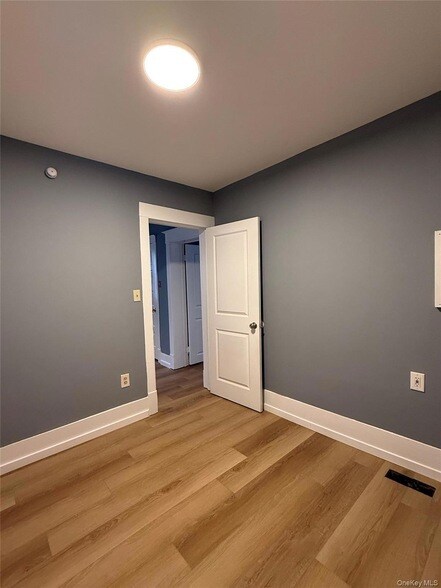 Building Photo - 144 Jersey Ave