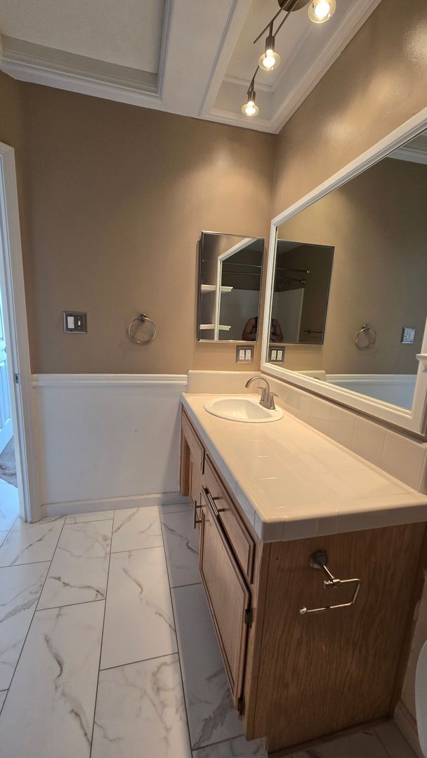 Building Photo - 10315 Cheyenne Dr