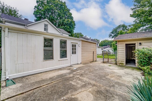 Building Photo - Charming cottage in Cleves!