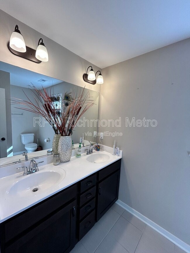 Building Photo - 2157 Kennington Pkwy N