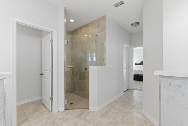 Building Photo - 454 Willow Lake Dr