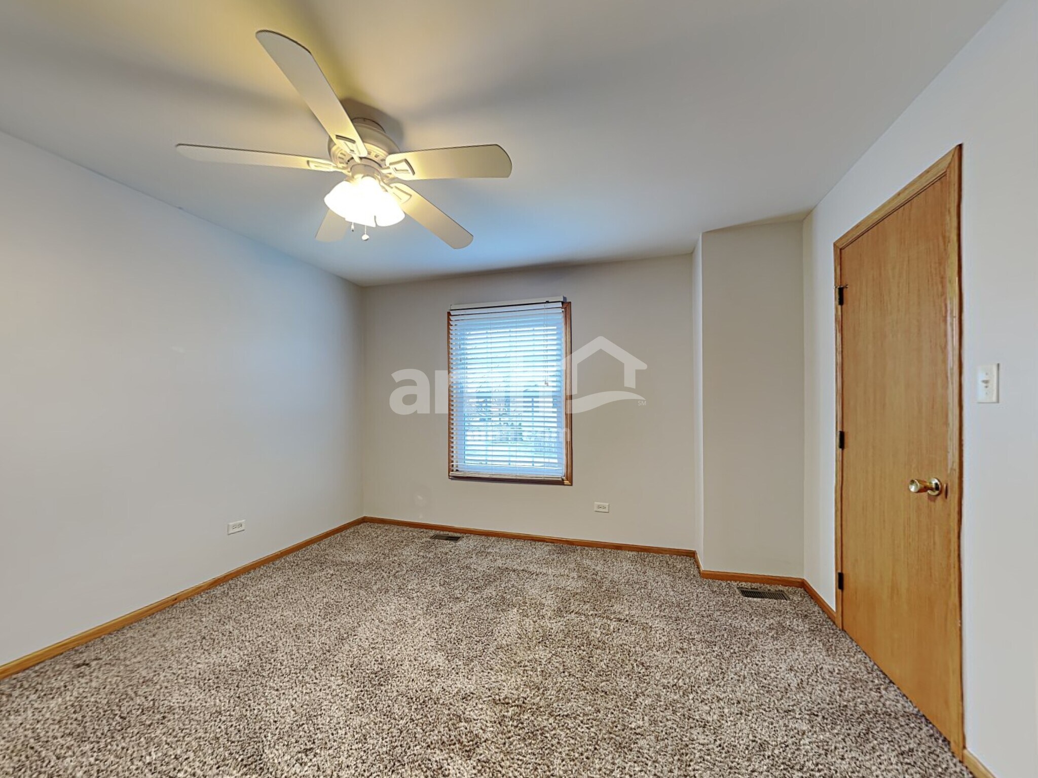 Building Photo - 1304 Lasser Dr