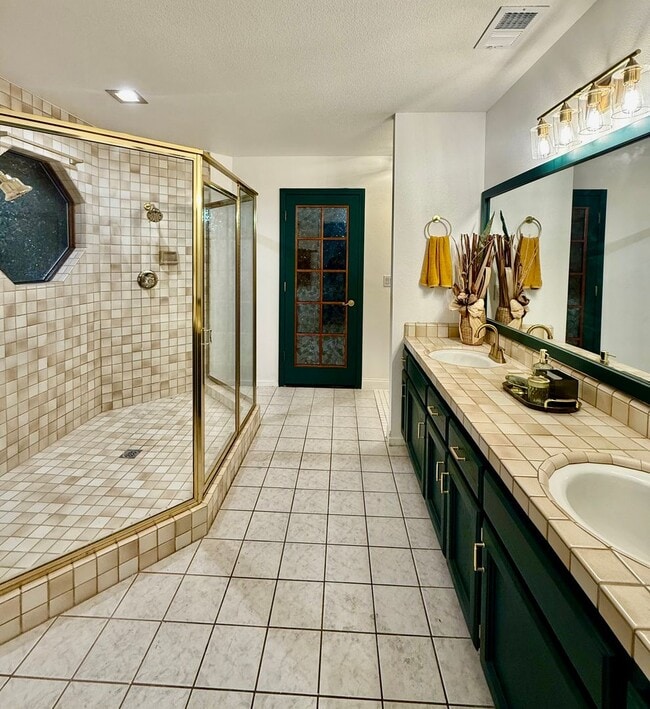 Building Photo - Don’t Miss This Beautiful 3-Bedroom + Office Gated Home!