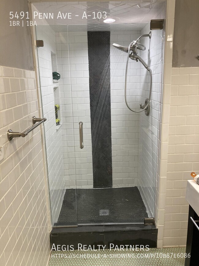 Building Photo - EAST LIBERTY MUST SEE INSIDE!!! (1 BED 1 B...