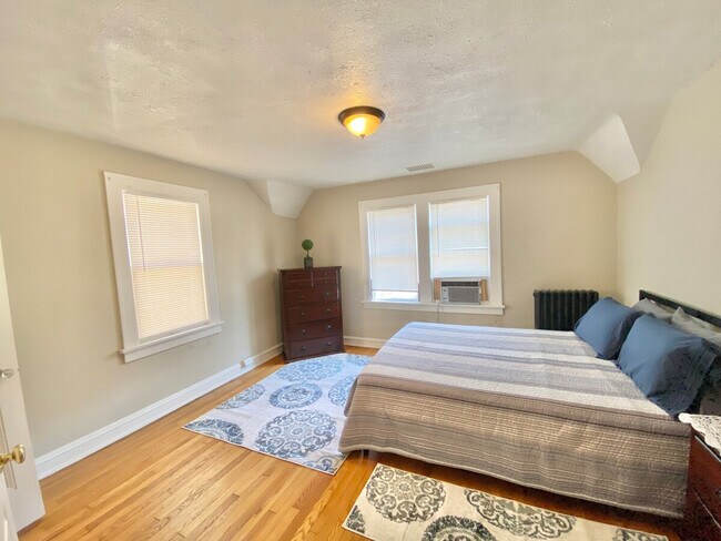 Building Photo - 988 Nela View Rd