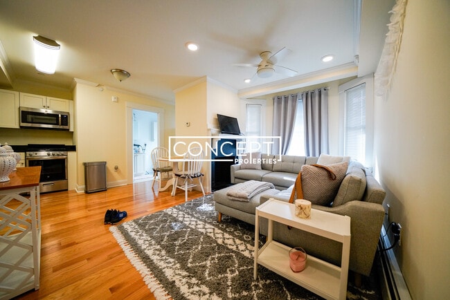 Building Photo - 219 Commonwealth Ave