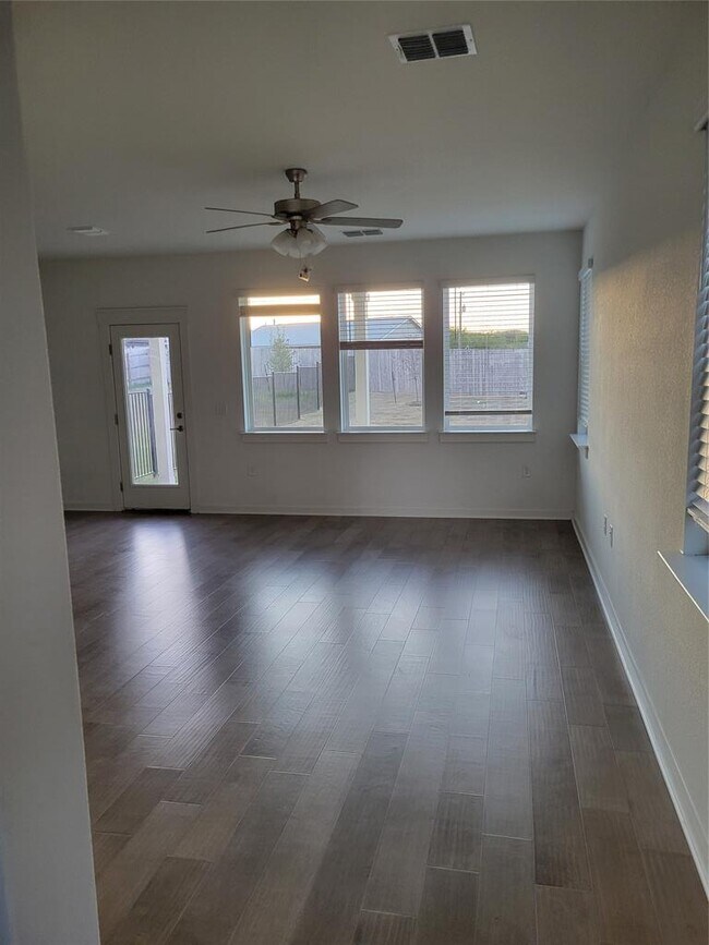 Building Photo - 7412 Sparkling Light Dr
