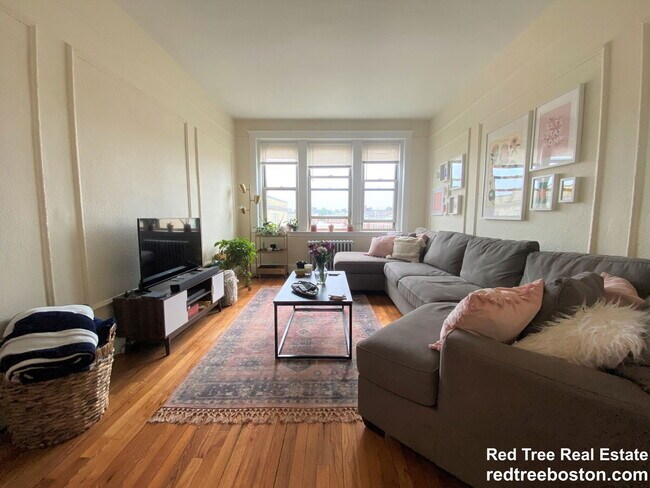 Primary Photo - 28 Colborne Rd