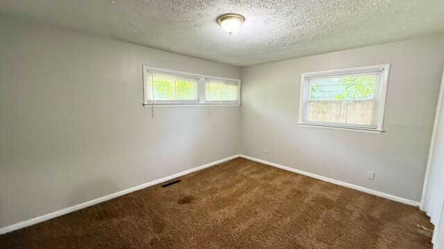 Building Photo - EAST SIDE UPDATED 4 BEDROOM 2 BATH HOME AVAILABLE NOW!