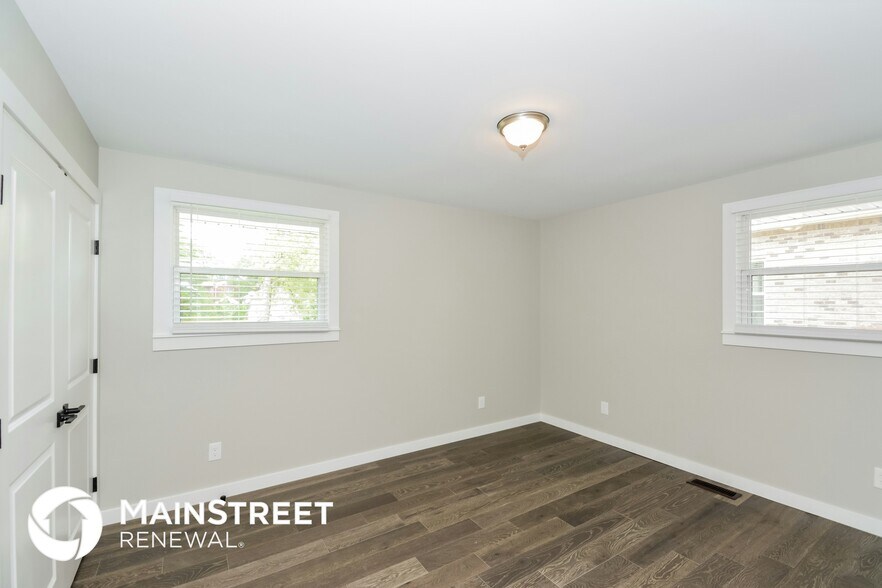 Building Photo - 704 Marswen Dr