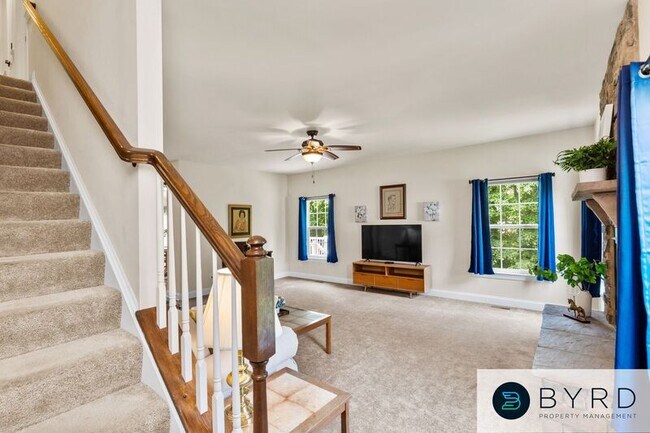 Building Photo - 6018 Red Setter Ln