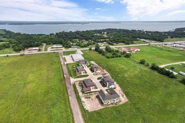 Building Photo - The Cloisters of West Tawakoni!