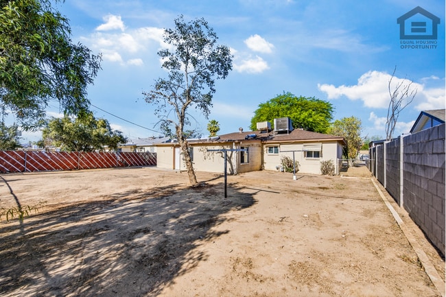 Building Photo - 6532 N 19th Dr