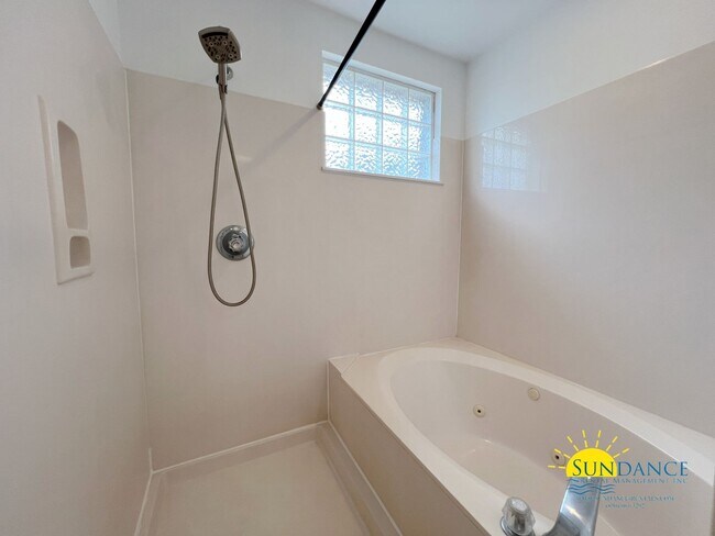 Building Photo - Updated 3 Bedroom Home in Crestview!