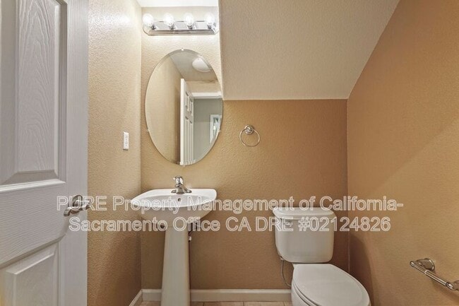 Building Photo - 441 Picasso Cir