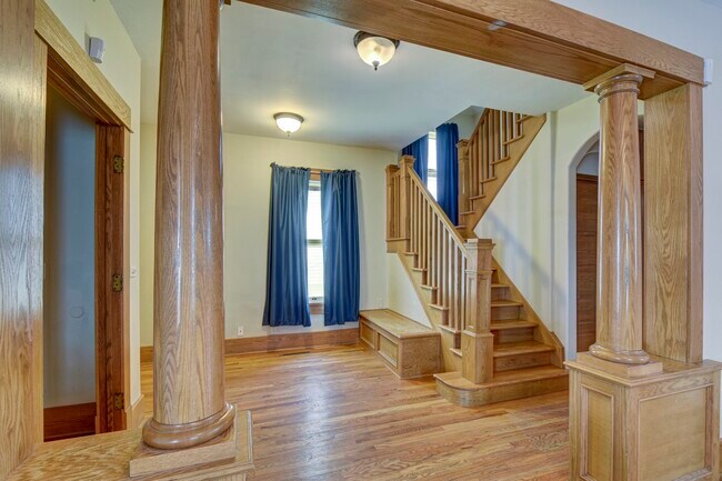 Building Photo - 307 N 31st St