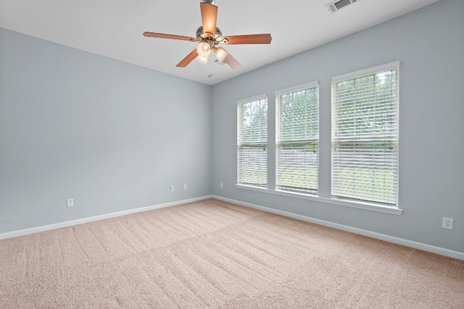 Building Photo - 168 Willow Point Cir