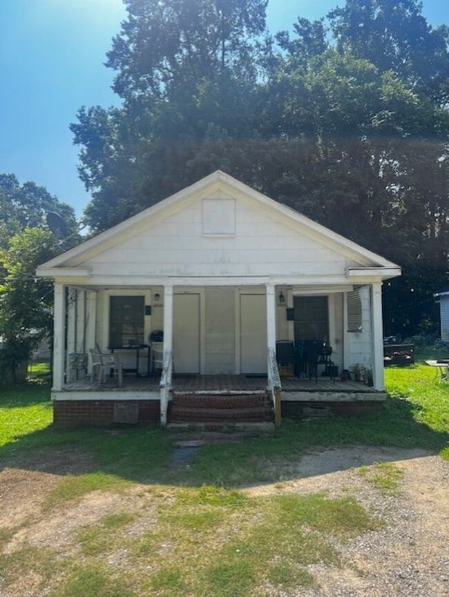 Primary Photo - 409 B Birch St