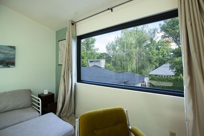Building Photo - Retro Paradise with Inground Pool for Leas...