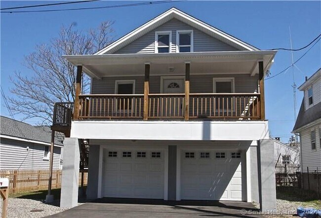 Building Photo - 140 College Pl