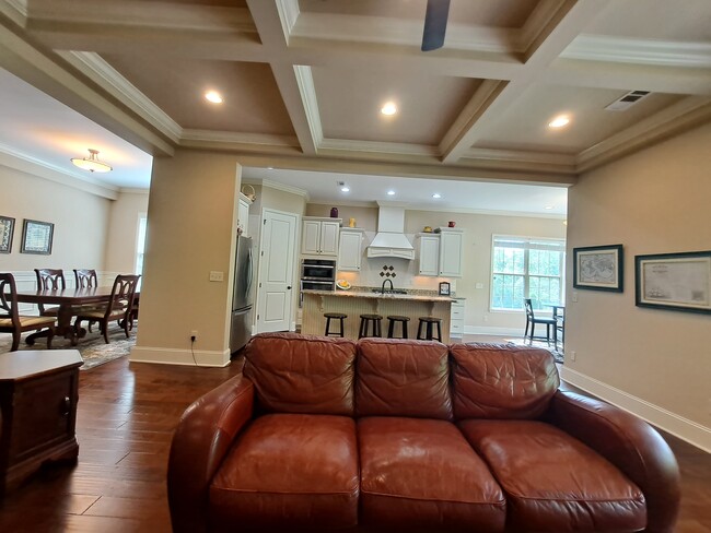 Building Photo - 12170 Inglecrest Ln