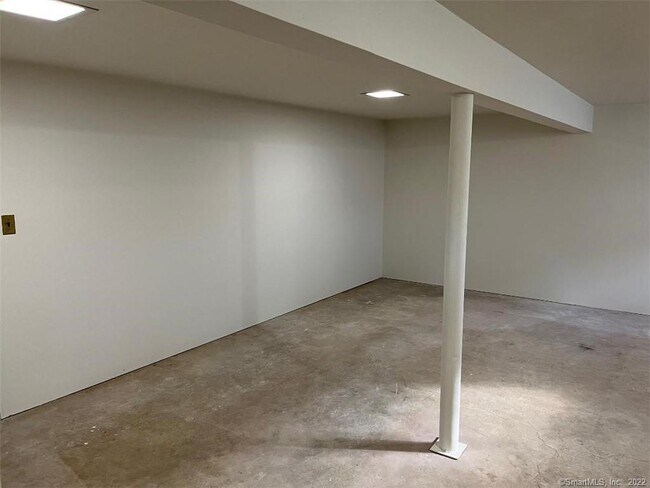 Building Photo - 37 Bouton St E
