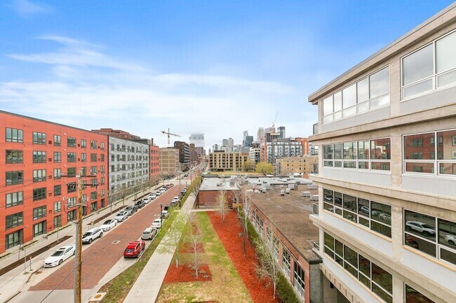 Building Photo - 901 N 3rd St