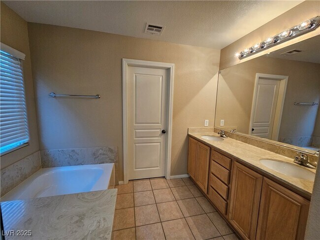 Building Photo - 789 Calstock Ct