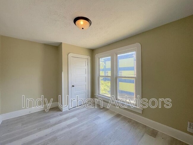 Building Photo - 1553 Barth Ave