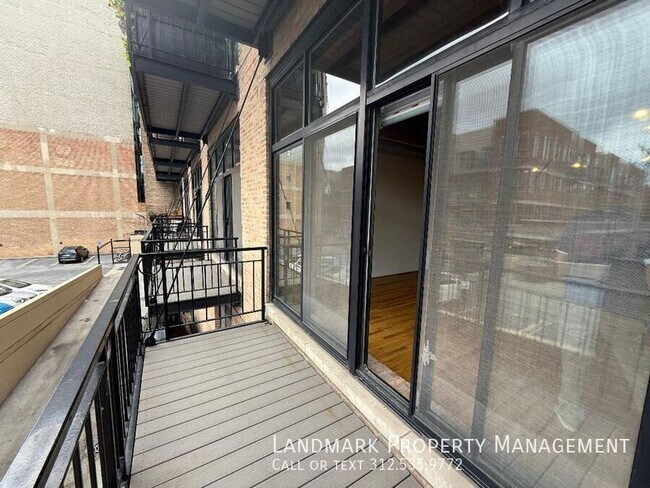 Building Photo - 1250 W Van Buren St