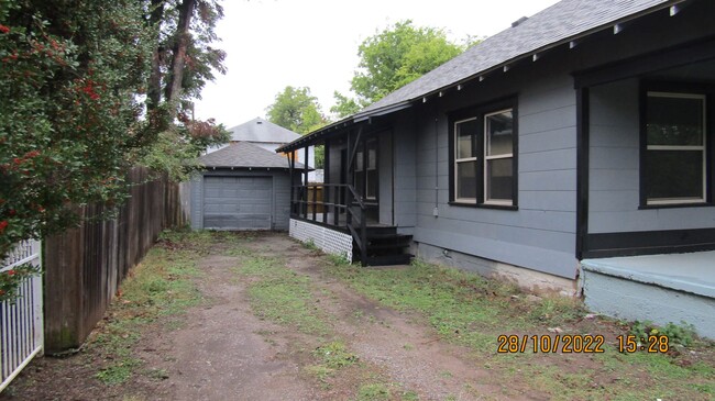 Building Photo - Old town north home newly redone